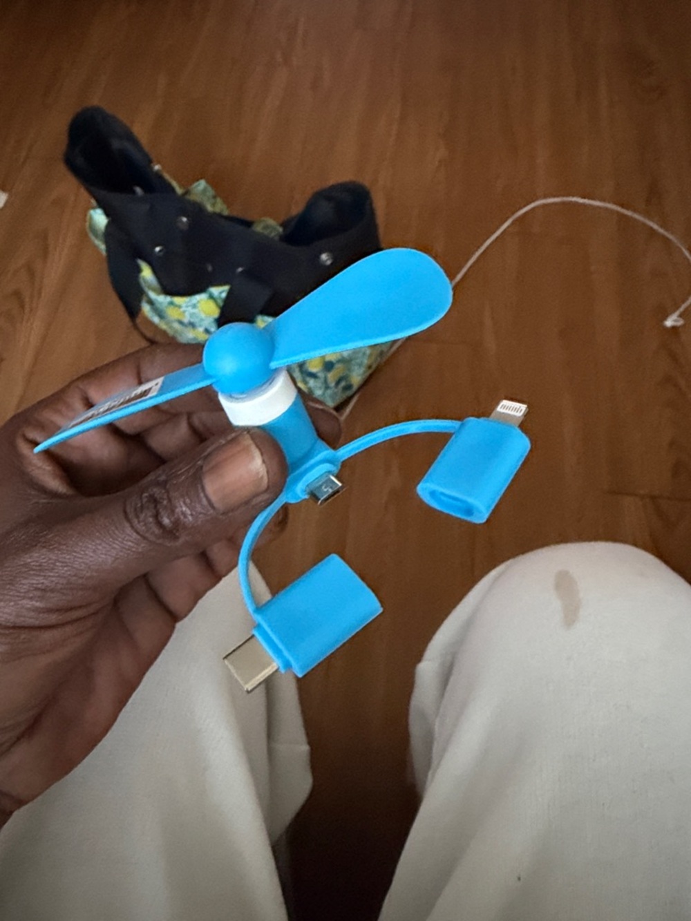 š„NIš„ Portable Mini USB Fan - Bright Blue - Picture 5 of 5